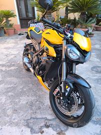 Triumph street triple 765RS yellow