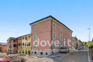 Appartamento di 100 m² con 4 locali e posto auto a