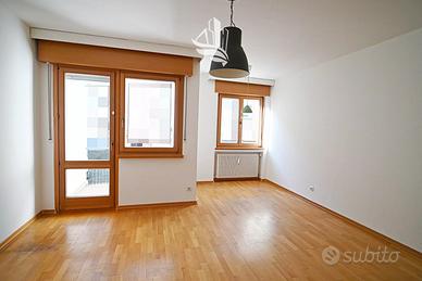 Ampio quadrilocale a Bolzano - via San Vigilio