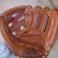 Guanto da baseball con palla