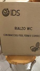 RIALZO WC CON BRACCIOLI E COPERCHIO