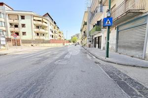 2 LOCALI A NAPOLI