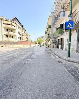 2 LOCALI A NAPOLI