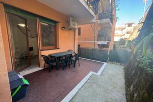 Bilocale con terrazzo privato in zona Scoglio