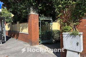 MONOLOCALE IN VIA ADRIATICA