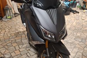 Yamaha tmax 