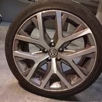  4 Cerchi in lega con pneumatici 