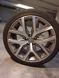  4 Cerchi in lega con pneumatici 