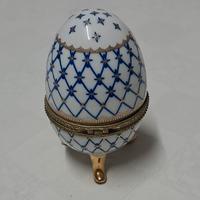 Uovo da collezione in finissima porcellana René