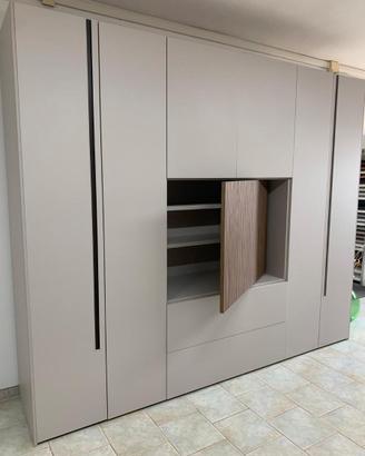 ARMADIO CON PORTA TV GIREVOLE