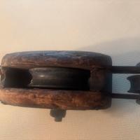 Antica puleggia in legno (Portland Maine USA)