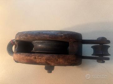 Antica puleggia in legno (Portland Maine USA)