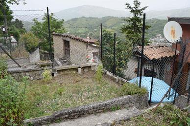 CASA SEMINDIPENDENTE A TAGLIACOZZO