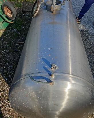 Cisterna in acciaio