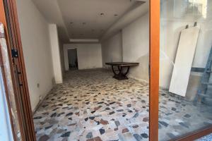 Locale commerciale 60 mq a 20 mt dal comune