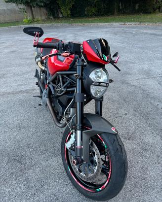 ducati monster 696+ A2