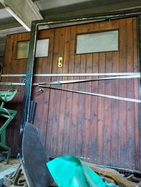 Portone basculante con porta
