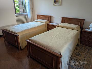 2 letti singoli completi di materasso 