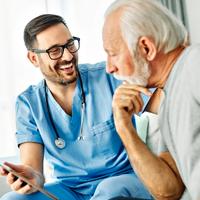 Assistente notturno per anziani