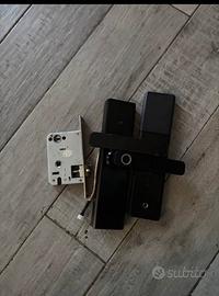 Smart lock, sicurezza elettrica Wi-Fi