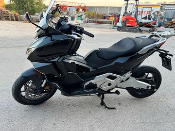 Honda forza 750