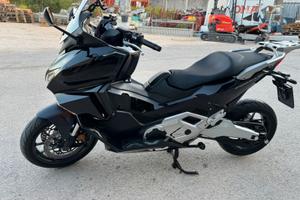 Honda forza 750
