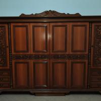 Armadio in legno massiccio 4 ante + 2 sportelli