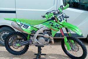 Kawasaki kx450 2025 ufficiale con 70h