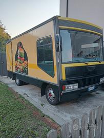 paninoteca Iveco Daily 
