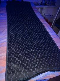 Due sciarpe Louis Vuitton