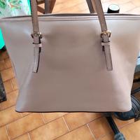 Borsa donna rosa tenue di vera pelle saffiano