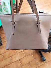 Borsa donna rosa tenue di vera pelle saffiano