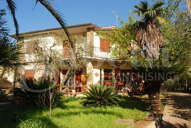 Villa bifamiliare Scarlino [026/S023VRG]