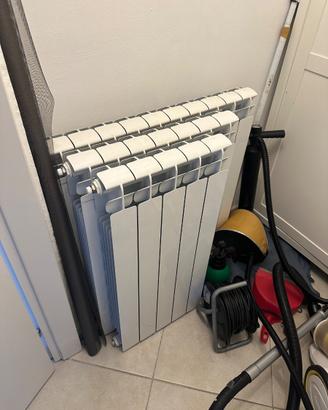 3x termosifoni nuovi e mai utilizzati della marca