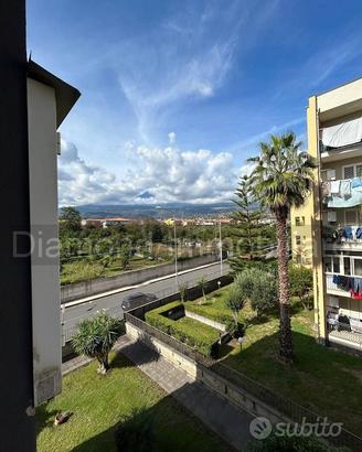 Appartamento ristrutturato con garage a Giarre
