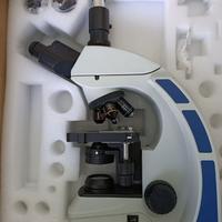 Microscopio biologico