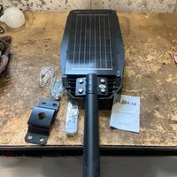 FARO LED RICARICA SOLARE CON TELECOMANDO