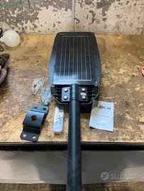 FARO LED RICARICA SOLARE CON TELECOMANDO