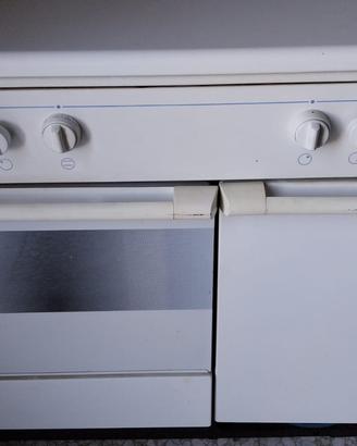 CUCINA A GAS CON FORNO