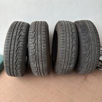 Gomme, cerchi e copricerchi Dacia Sandero