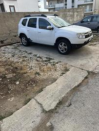 Dacia duster bianca del 2011