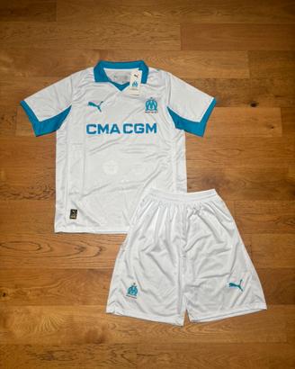maglia e pantaloncino Marseille M