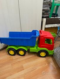 Camion gigante bambino porta sabbia