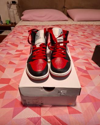 Air Jordan 1 MID