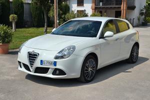 ALFA ROMEO GIULIETTA TENUTA MOLTO BENE 