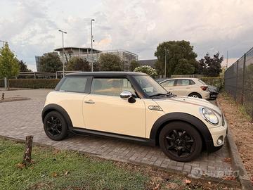 Mini Cooper R56 ( ONE CHILLI)