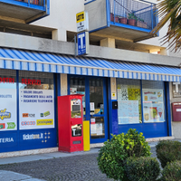 Tabacchino, ricevitoria, biglietteria