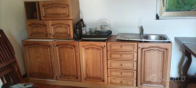 cucina in legno massiccio