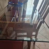 Tavolo da sala in vetro