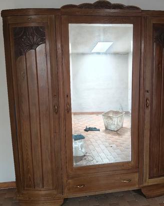 Guardaroba in legno 